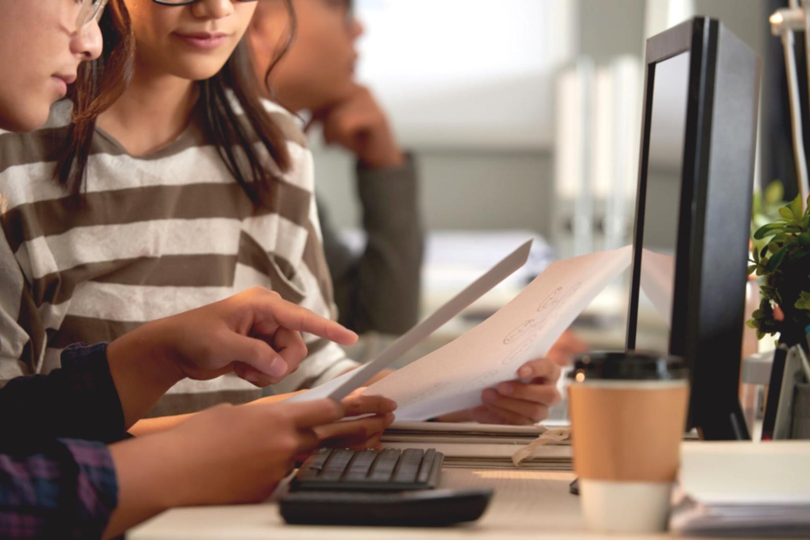 Environnement de formation moderne avec espaces collaboratifs